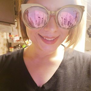 Meet your Posher, Monica